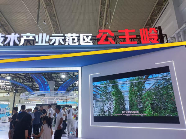 沈阳室内 LED 屏租赁｜高清低亮护眼 会议室展厅近距离观看
